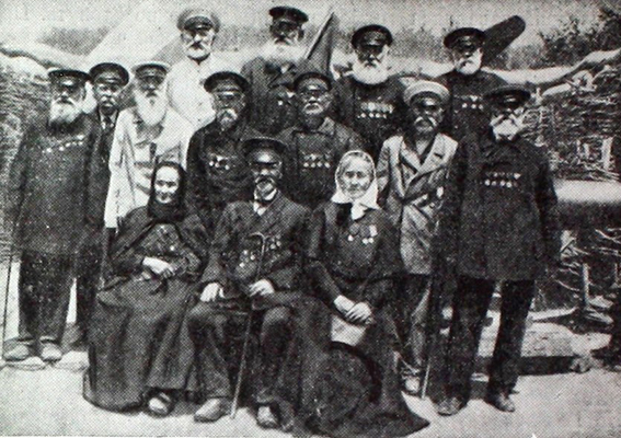 Герои обороны Севастополя 1854-1855 гг., снятые в Севастополе во время съемки фильма "Оборона Севастополя"